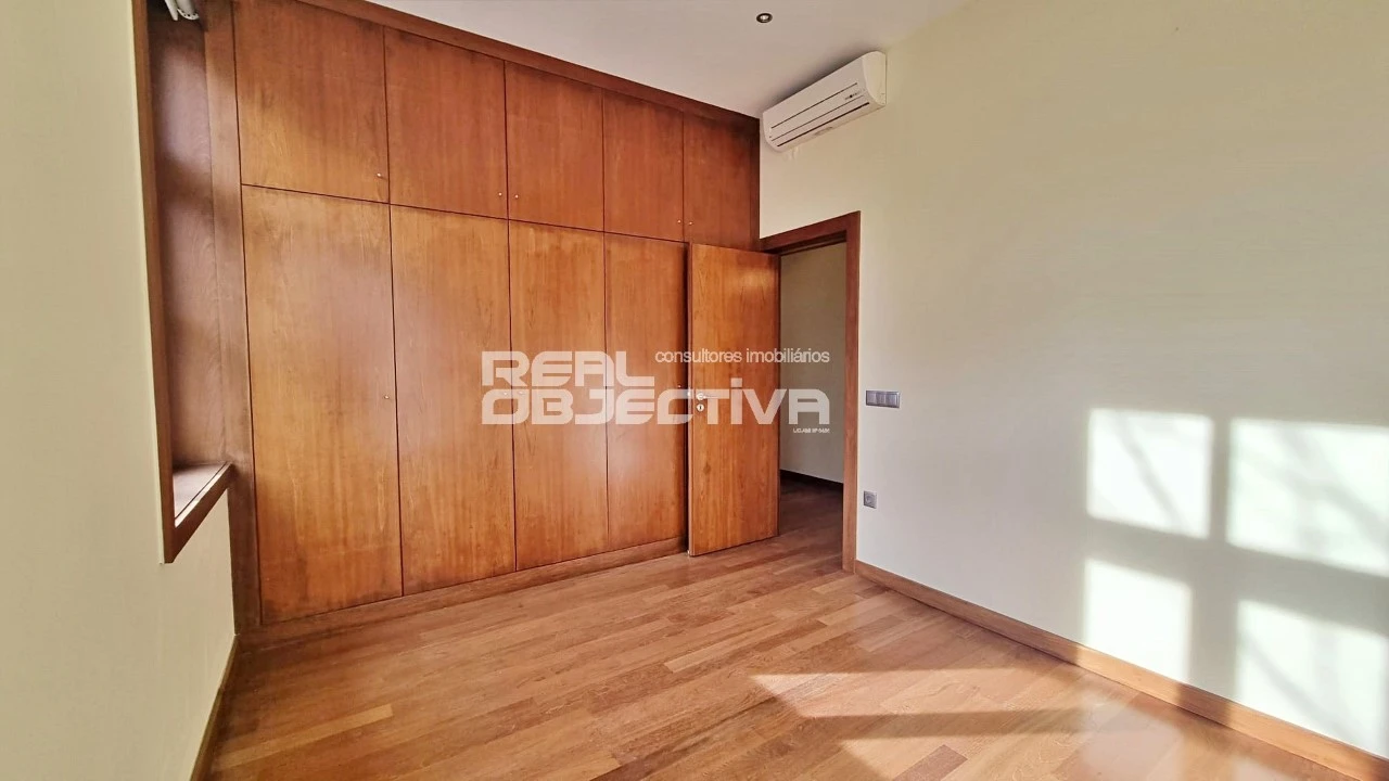 Prédio para Venda em Lordelo do Ouro e Massarelos Foto 5
