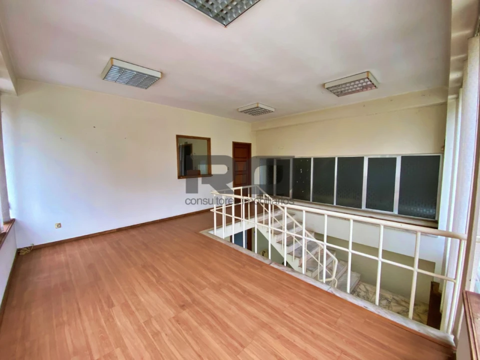 Armazém para Arrendamento em Bougado (São Martinho e Santiago) Foto 7