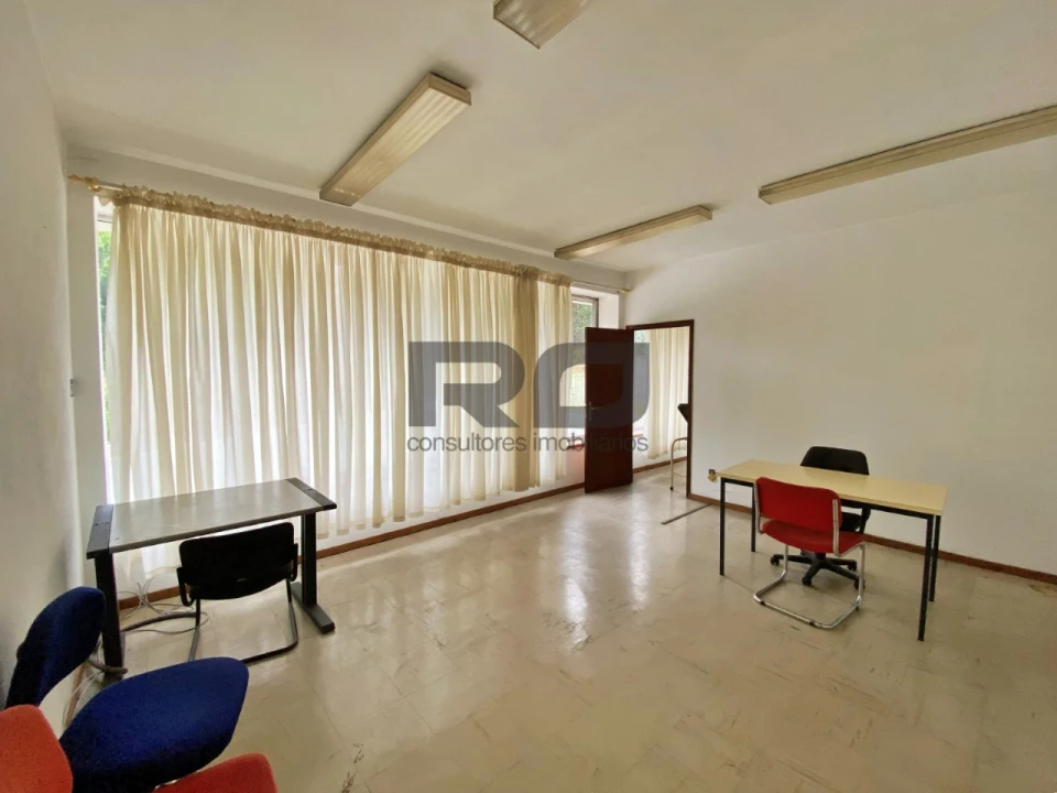 Armazém para Arrendamento em Bougado (São Martinho e Santiago) Foto 11