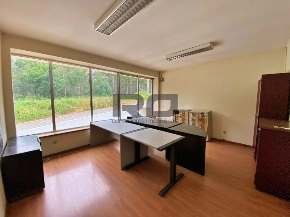 Armazém para Arrendamento em Bougado (São Martinho e Santiago) Foto 12