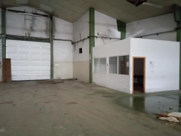 Armazém para Arrendamento em Perafita, Lavra e Santa Cruz do Bispo