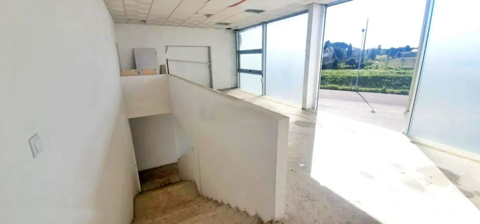 Armazém para Venda em Barrô e Aguada de Baixo Foto 10