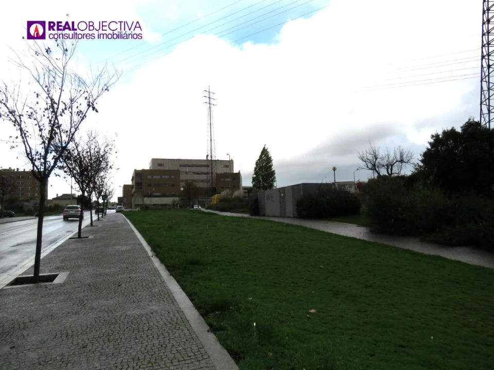 Terreno para Venda em Cidade da Maia Foto 6
