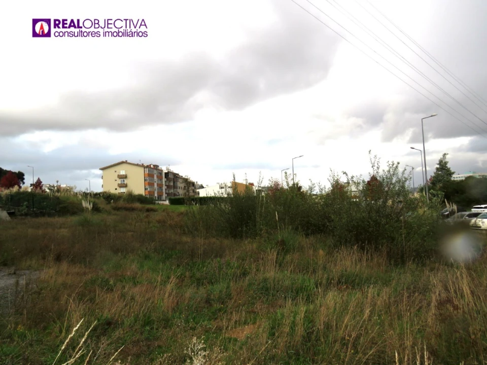 Terreno para Venda em Cidade da Maia Foto 12