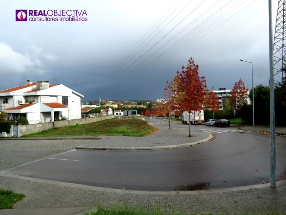 Terreno para Venda em Cidade da Maia Foto 14