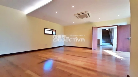 Moradia T6 para Venda em Touguinha e Touguinhó
