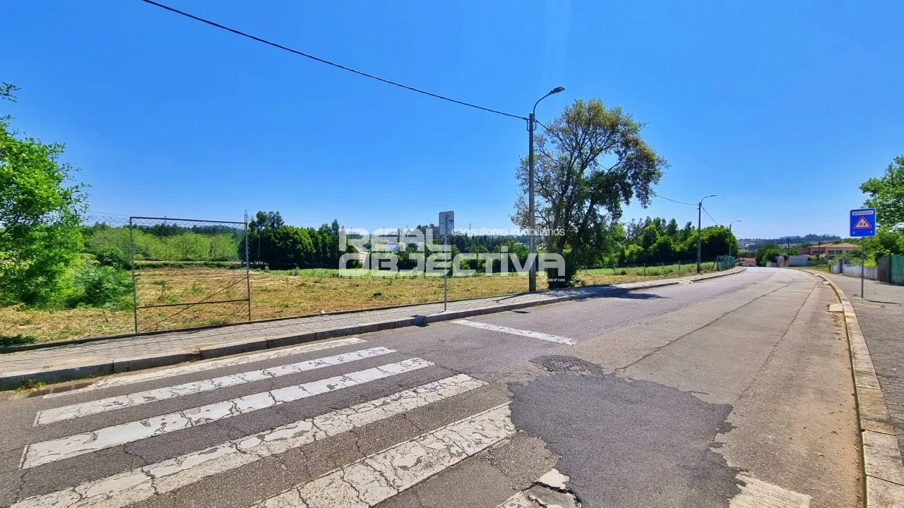 Terreno para Venda em Serzedo e Perosinho Foto 3