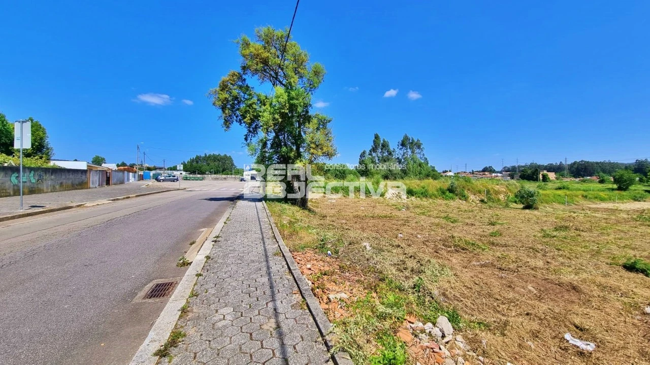 Terreno para Venda em Serzedo e Perosinho Foto 2