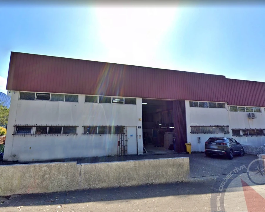 Armazém para Arrendamento em Castêlo da Maia Foto 5