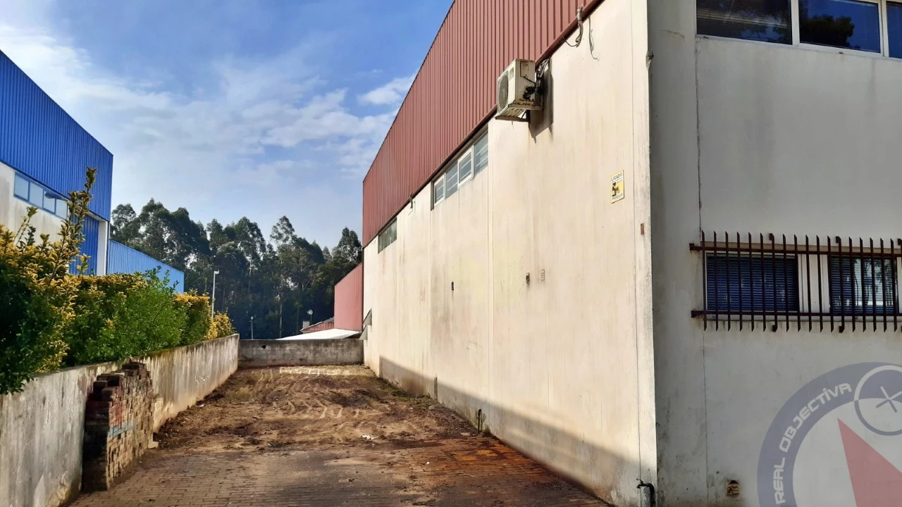 Armazém para Arrendamento em Castêlo da Maia Foto 6