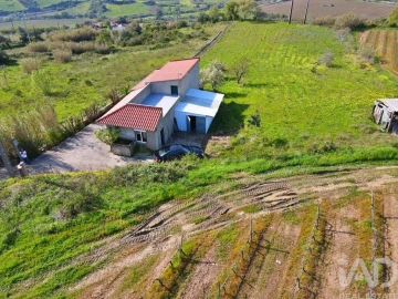 Moradia T1 para Venda em Dois Portos e Runa