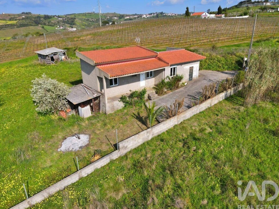 Moradia T1 para Venda em Dois Portos e Runa Foto 34