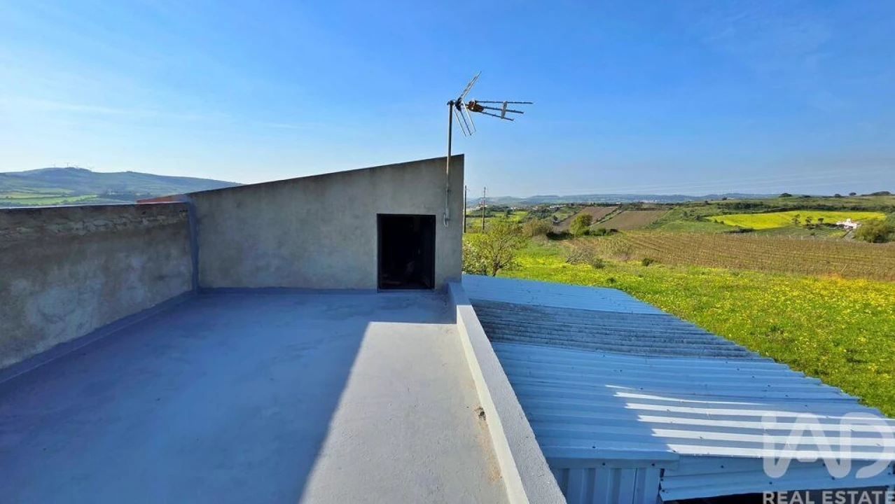 Moradia T1 para Venda em Dois Portos e Runa Foto 28
