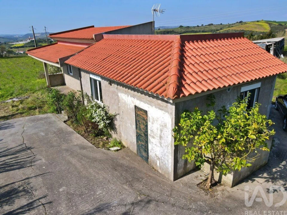 Moradia T1 para Venda em Dois Portos e Runa Foto 5