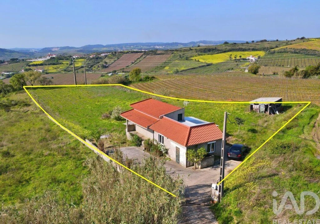 Moradia T1 para Venda em Dois Portos e Runa Foto 1