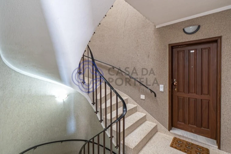 Apartamento T2 para Venda em Fânzeres e São Pedro da Cova Foto 3