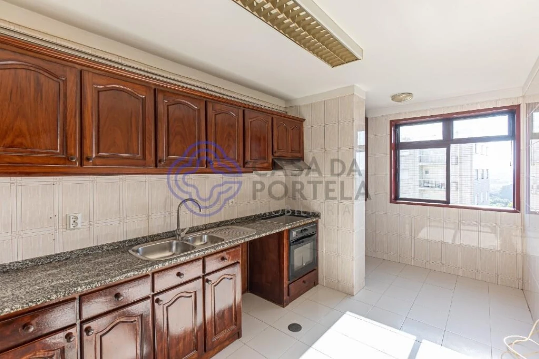 Apartamento T2 para Venda em Fânzeres e São Pedro da Cova Foto 4