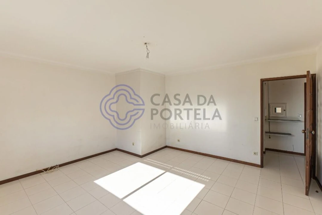 Apartamento T2 para Venda em Fânzeres e São Pedro da Cova Foto 10