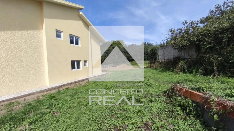 Moradia T3 para Venda em Santa Maria de Lamas Foto 4