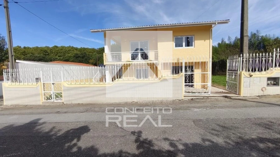 Moradia T3 para Venda em Santa Maria de Lamas