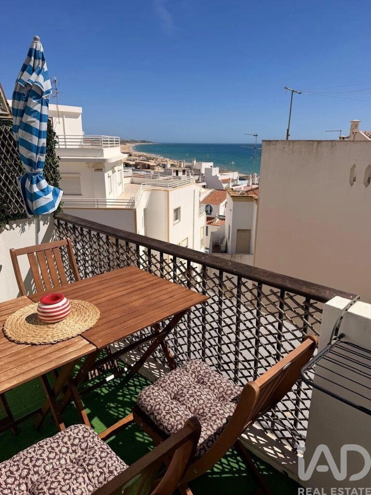Apartamento T1 para Arrendamento em Armação de Pera Foto 1