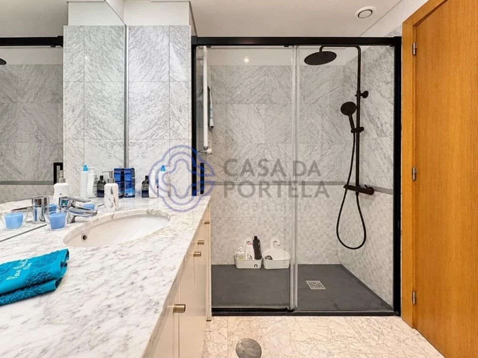 Apartamento T4 para Venda em Cidade da Maia Foto 17