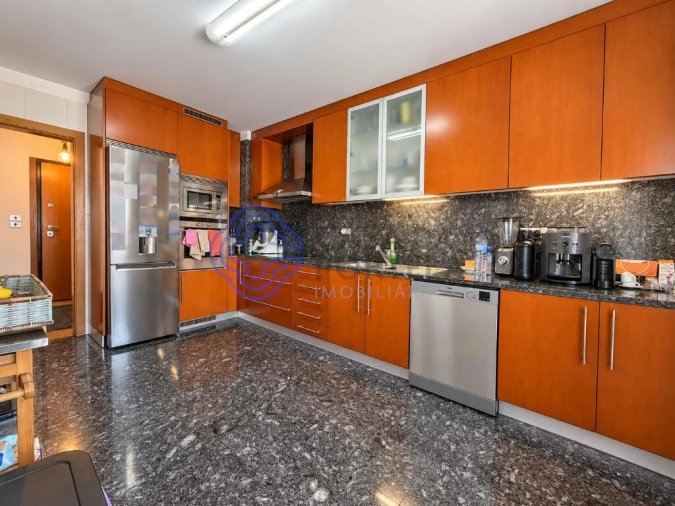 Apartamento T4 para Venda em Cidade da Maia Foto 5