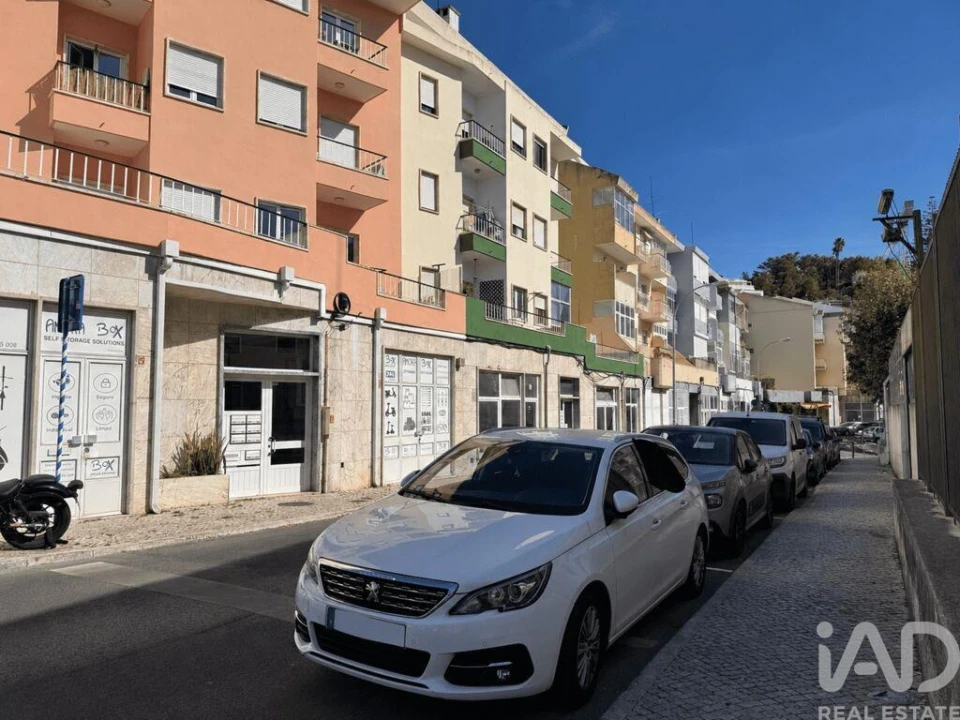 Apartamento T1 para Arrendamento em Algés, Linda-A-Velha e Cruz Quebrada-Dafundo Foto 27