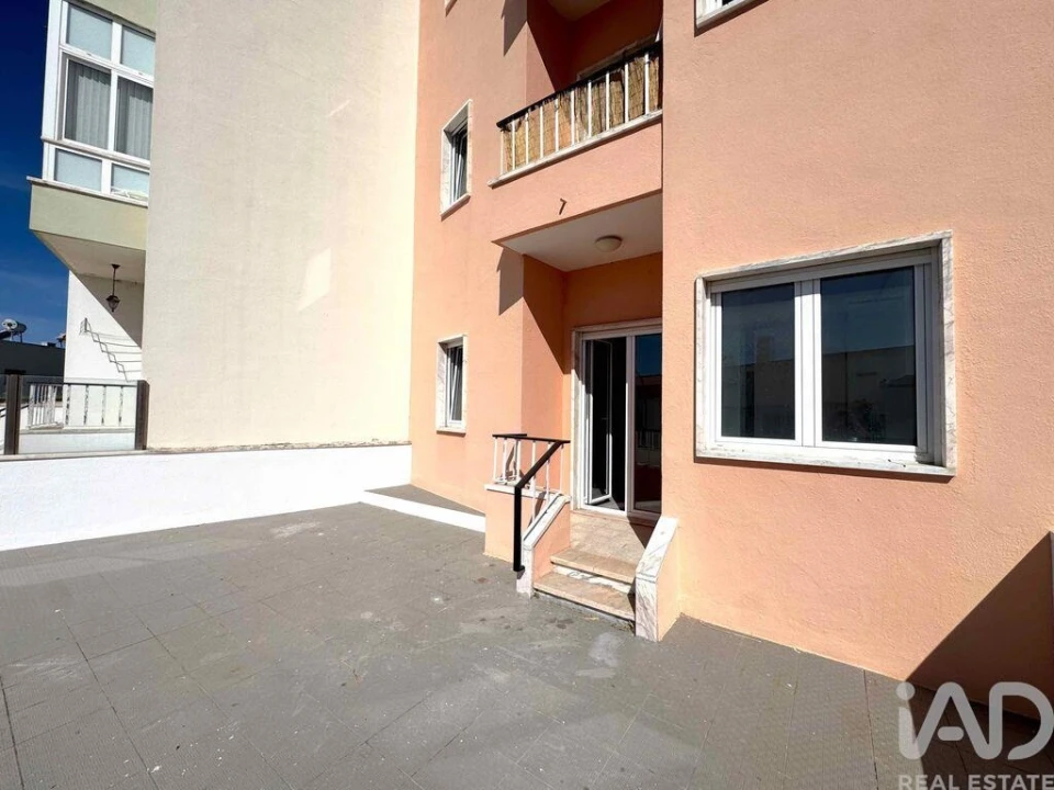 Apartamento T1 para Arrendamento em Algés, Linda-A-Velha e Cruz Quebrada-Dafundo Foto 12