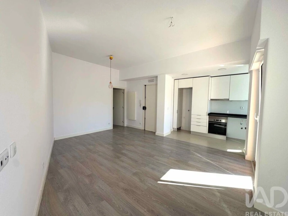 Apartamento T1 para Arrendamento em Algés, Linda-A-Velha e Cruz Quebrada-Dafundo Foto 3