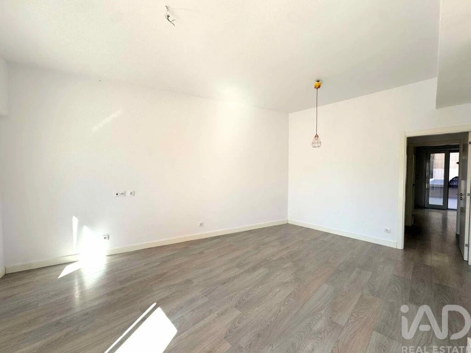 Apartamento T1 para Arrendamento em Algés, Linda-A-Velha e Cruz Quebrada-Dafundo Foto 5