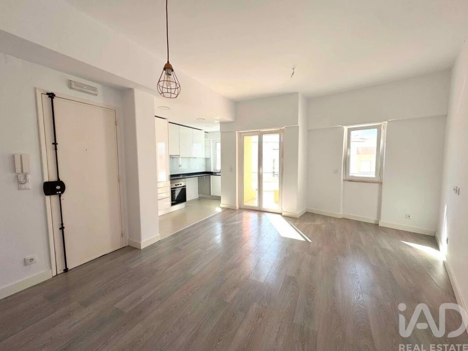 Apartamento T1 para Arrendamento em Algés, Linda-A-Velha e Cruz Quebrada-Dafundo Foto 1