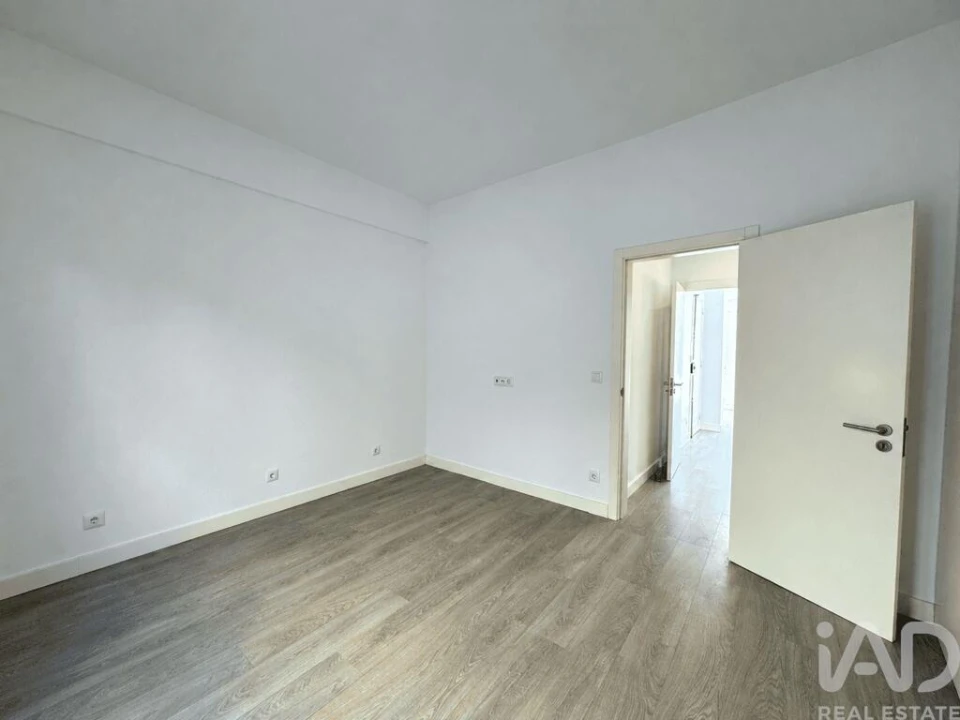 Apartamento T1 para Arrendamento em Algés, Linda-A-Velha e Cruz Quebrada-Dafundo Foto 19