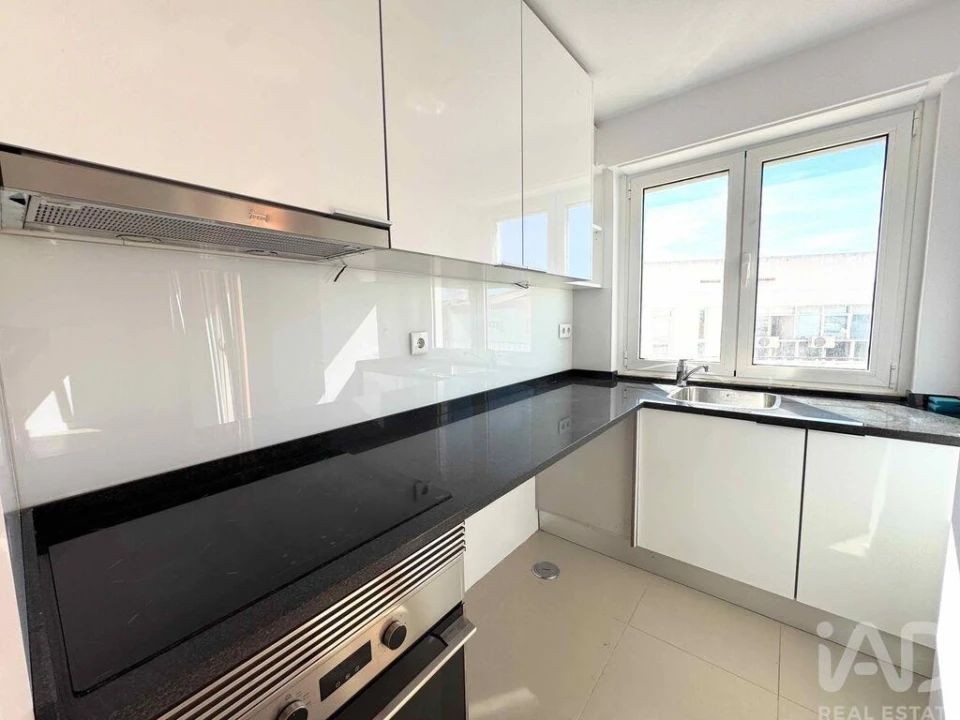 Apartamento T1 para Arrendamento em Algés, Linda-A-Velha e Cruz Quebrada-Dafundo Foto 4