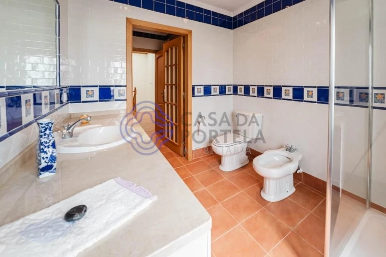 Moradia T4 para Venda em Amoreira Foto 30