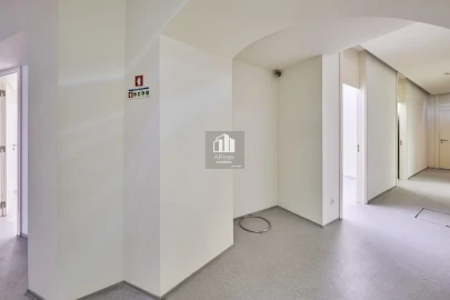 Loja para Arrendamento em Almada, Cova da Piedade, Pragal e Cacilhas
