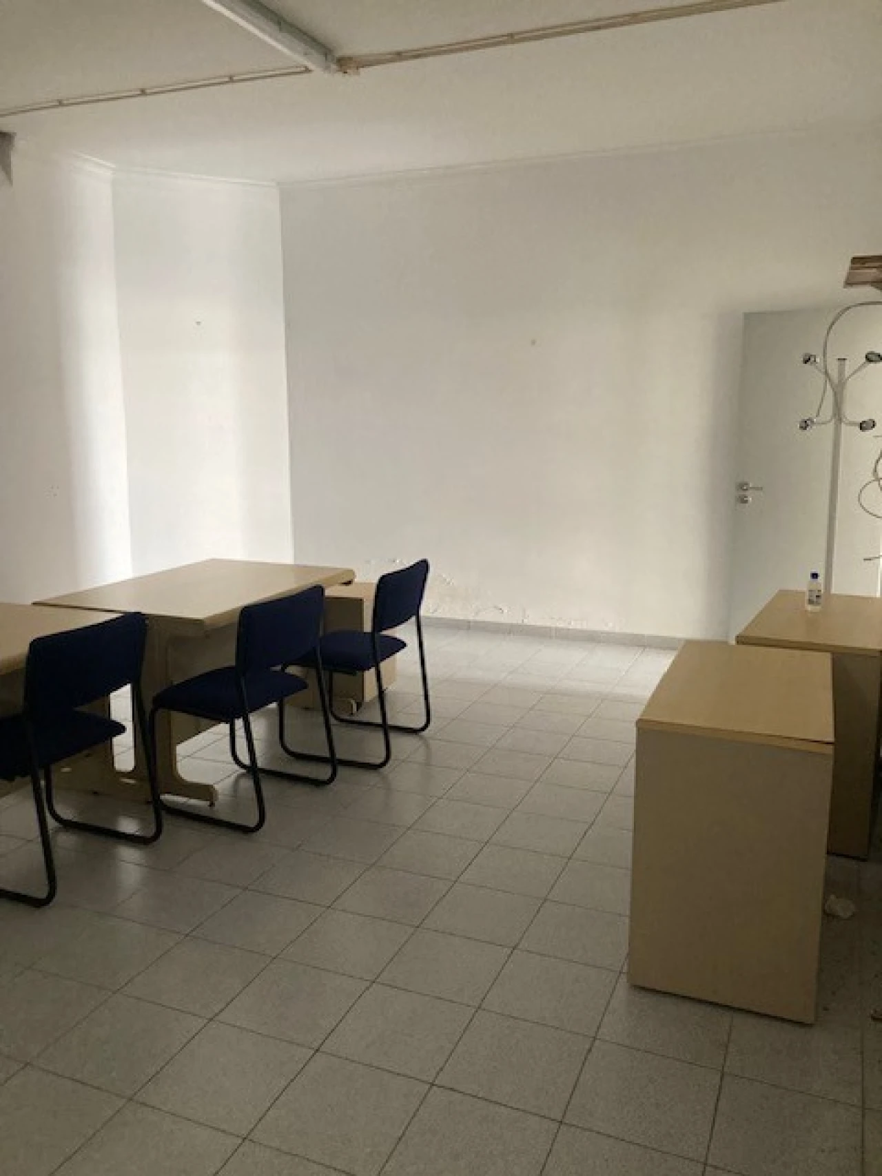 Loja para Arrendamento em Venteira Foto 5