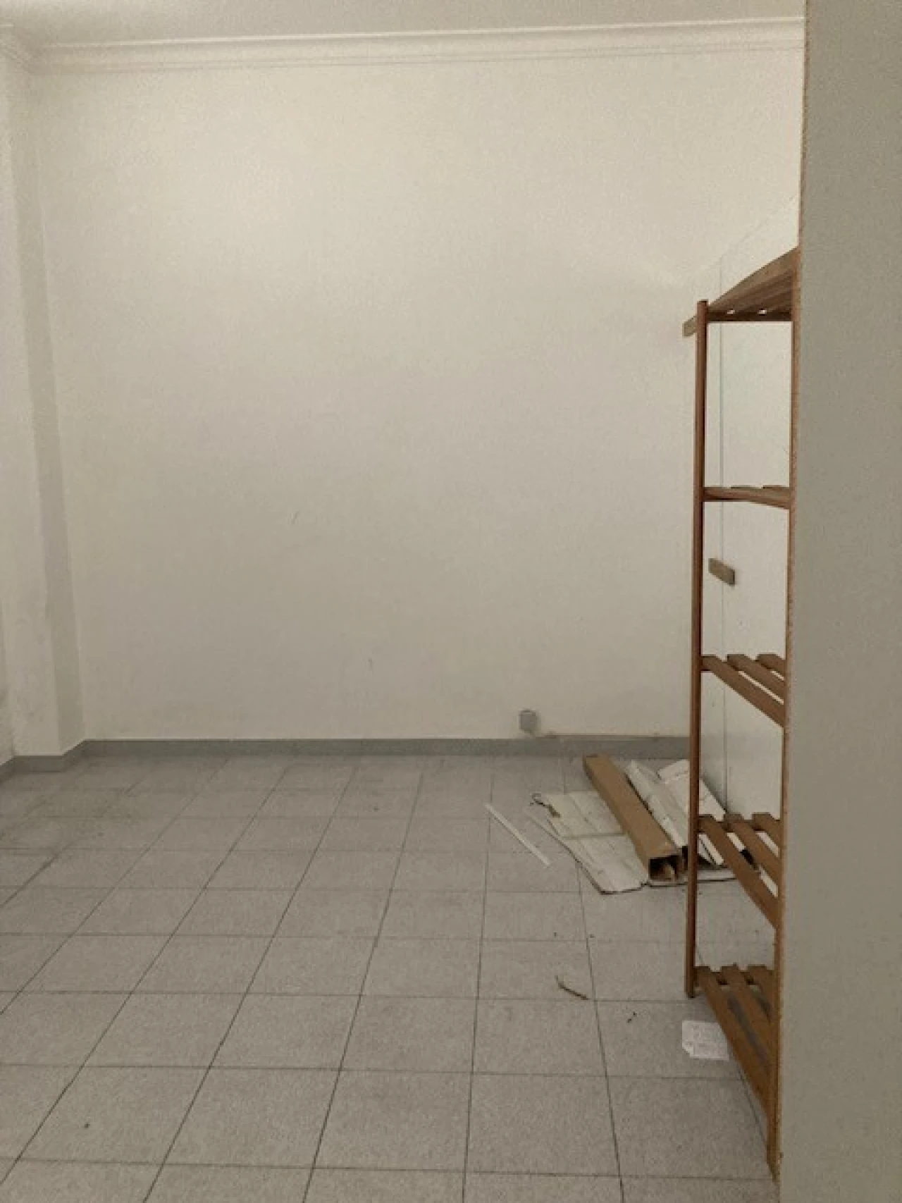Loja para Arrendamento em Venteira Foto 6