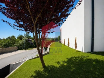 Moradia T3 para Venda em Vila Verde e Barbudo