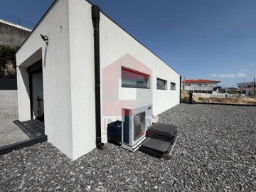 Moradia T3 para Venda em Vila Verde e Barbudo