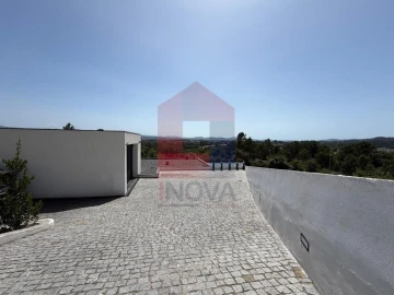 Moradia T3 para Venda em Vila Verde e Barbudo
