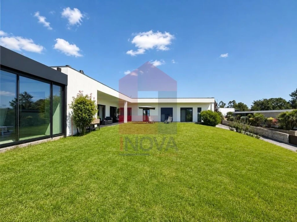 Moradia T3 para Venda em Vila Verde e Barbudo Foto 1