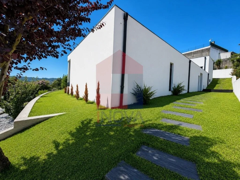 Moradia T3 para Venda em Vila Verde e Barbudo Foto 42