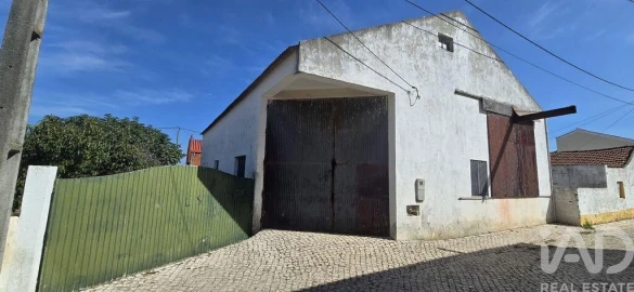Armazém para Venda em Lamas e Cercal