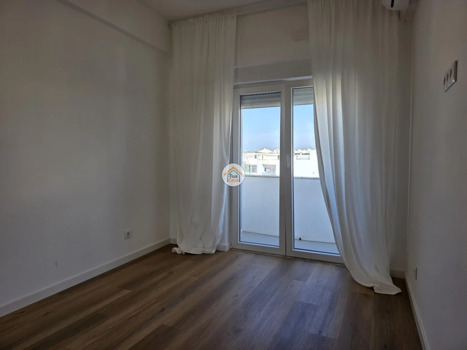 Apartamento T3 para Venda em Olhão Foto 16
