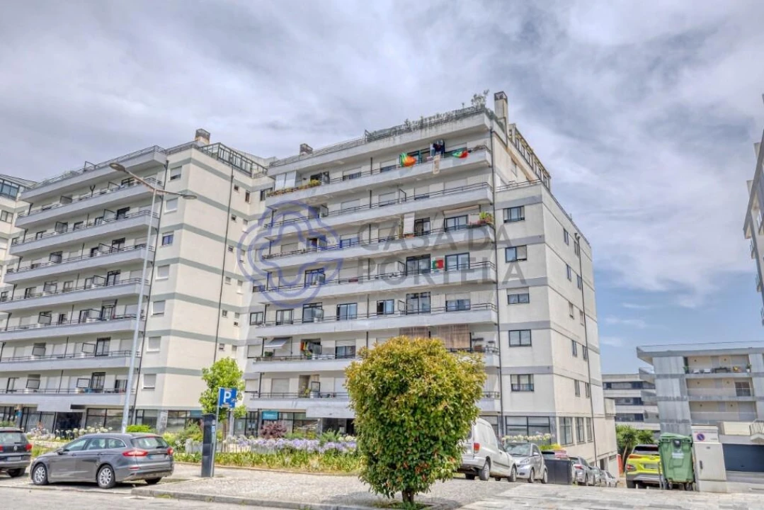 Apartamento T3 para Venda em Mafamude e Vilar do Paraíso Foto 1