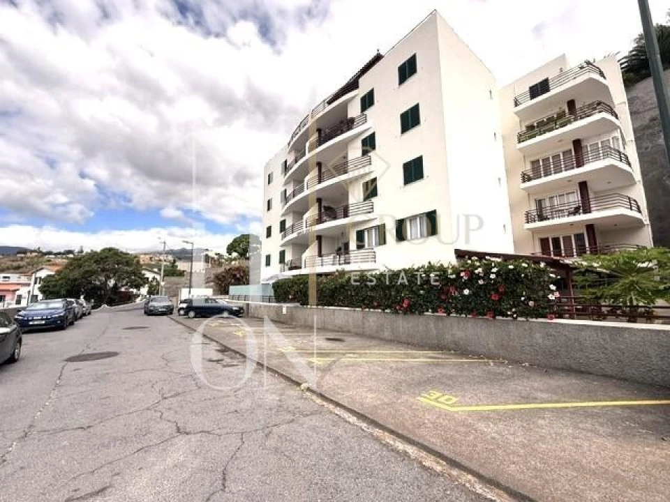 Apartamento T1 para Venda em São Martinho Foto 1