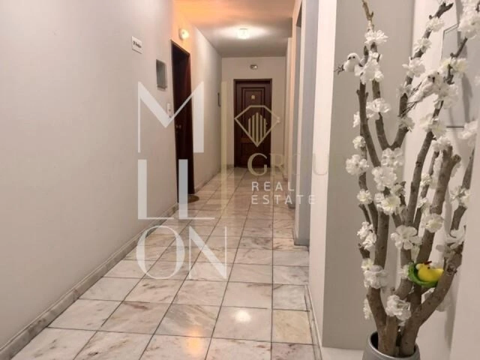 Apartamento T1 para Venda em São Martinho Foto 2