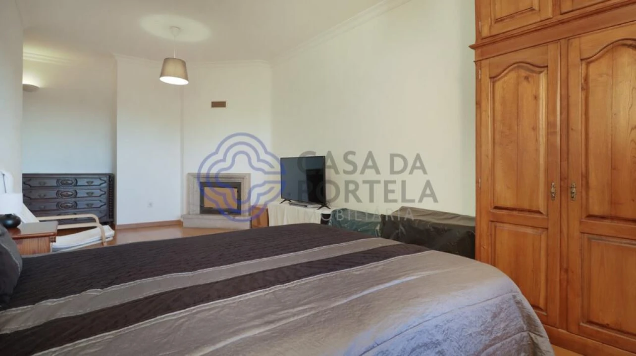 Moradia T5 para Venda em Serzedo e Perosinho Foto 16