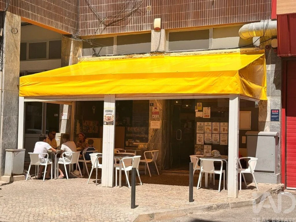 Negócio para Venda em Quarteira Foto 3
